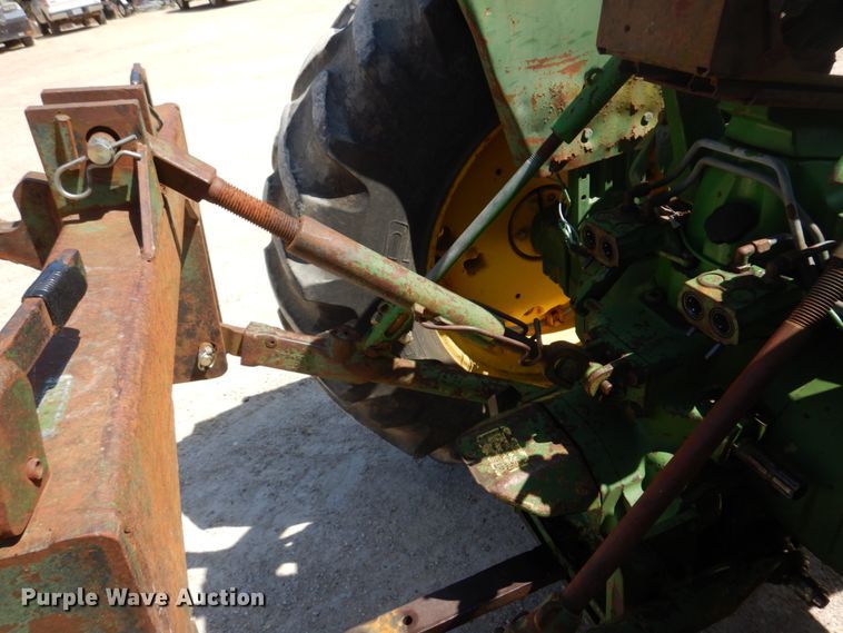 image for item DM7292 1982 John Deere 2940  tractor