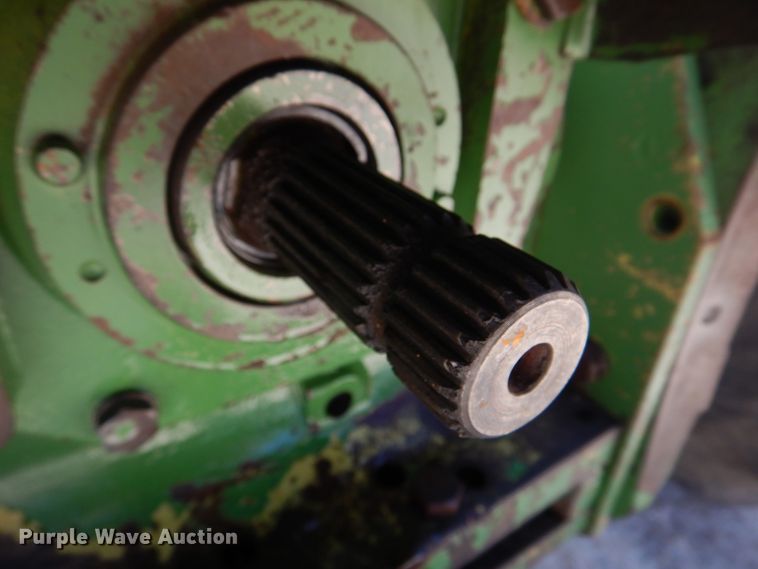 image for item DM7292 1982 John Deere 2940  tractor