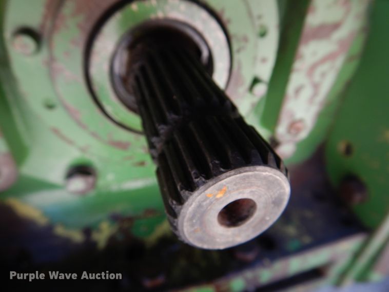 image for item DM7292 1982 John Deere 2940  tractor