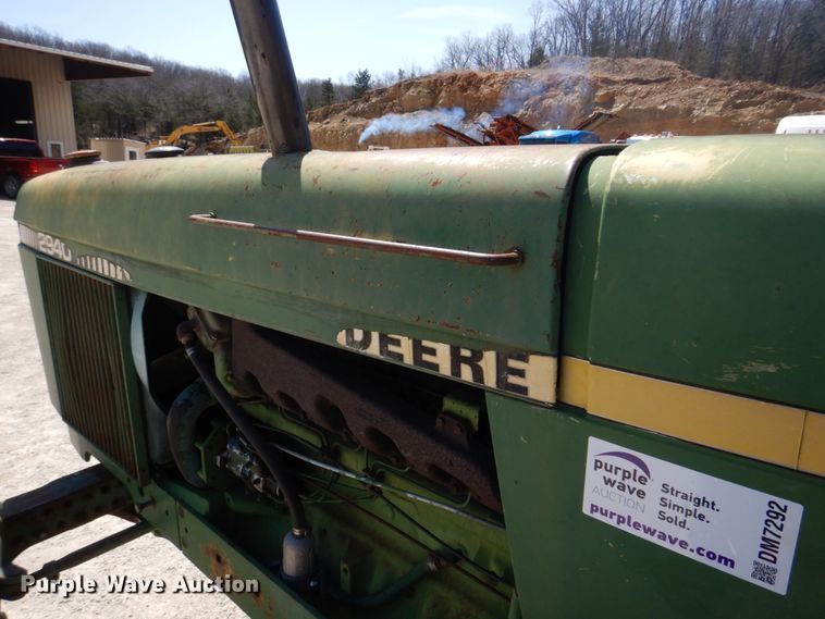 image for item DM7292 1982 John Deere 2940  tractor