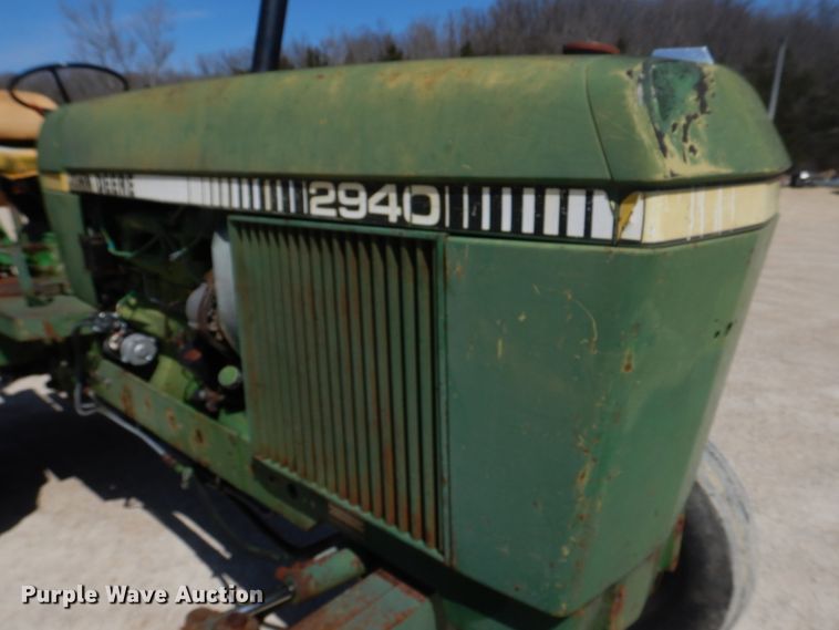 image for item DM7292 1982 John Deere 2940  tractor