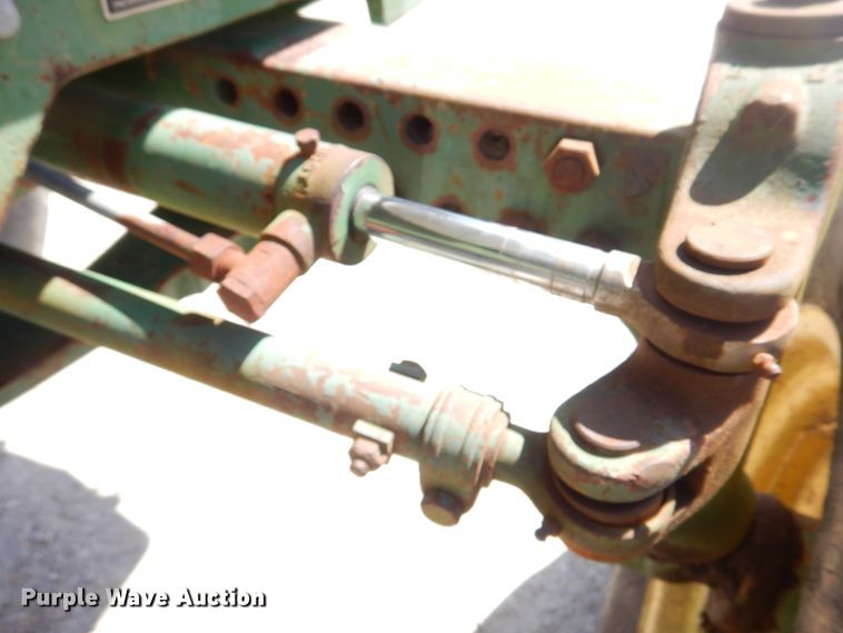 image for item DM7292 1982 John Deere 2940  tractor