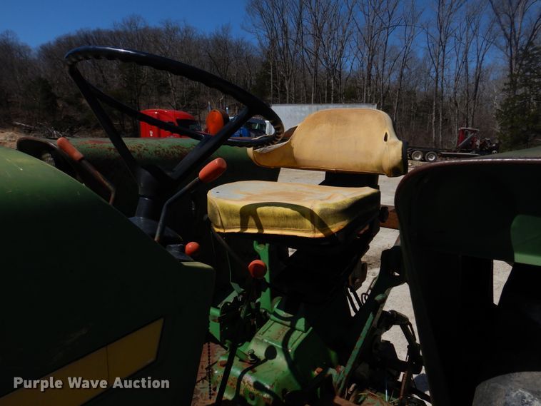 image for item DM7292 1982 John Deere 2940  tractor