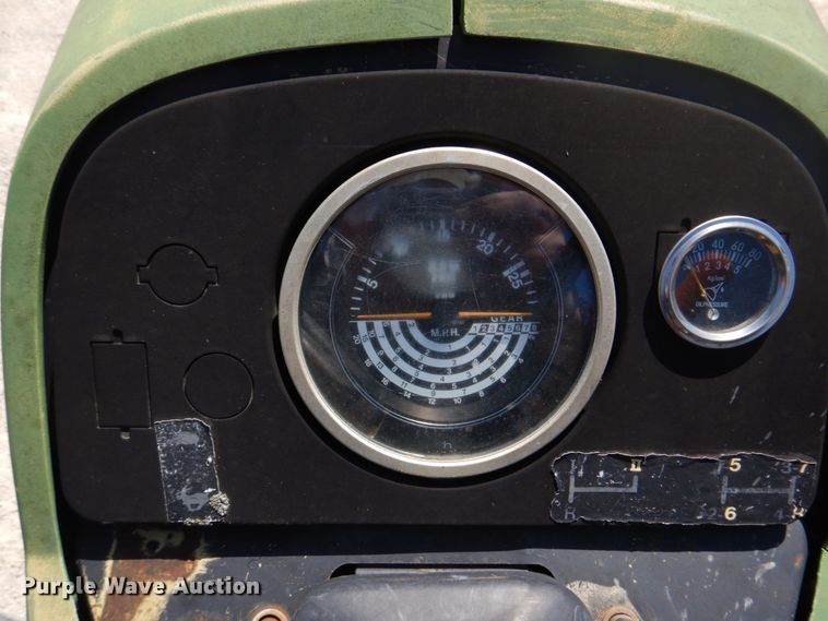 image for item DM7292 1982 John Deere 2940  tractor