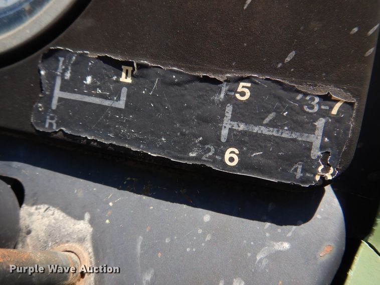 image for item DM7292 1982 John Deere 2940  tractor