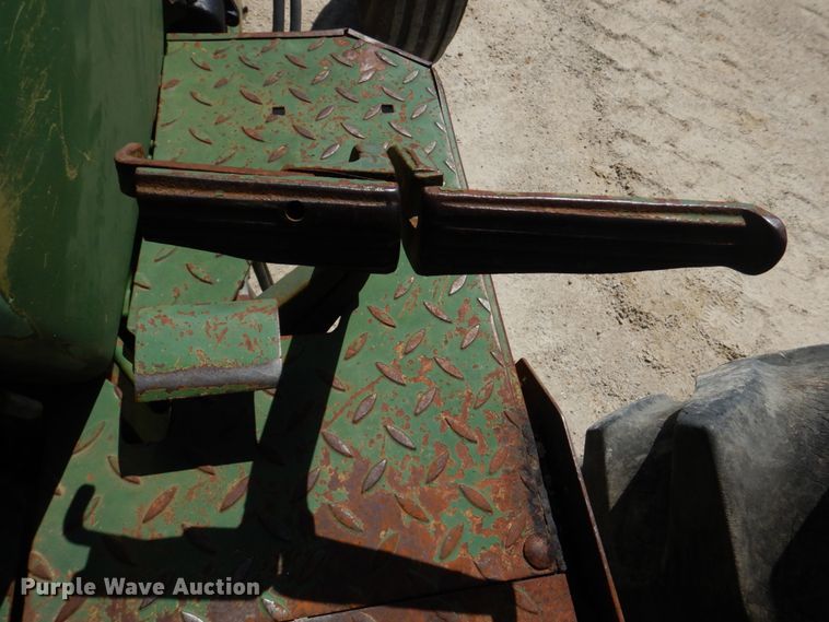 image for item DM7292 1982 John Deere 2940  tractor