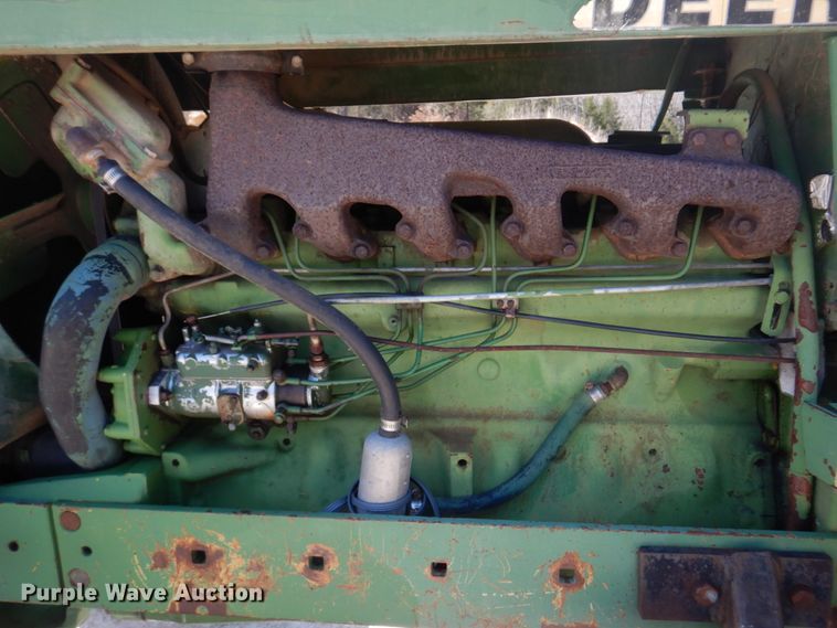 image for item DM7292 1982 John Deere 2940  tractor