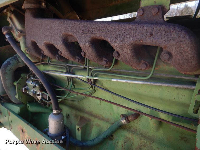 image for item DM7292 1982 John Deere 2940  tractor