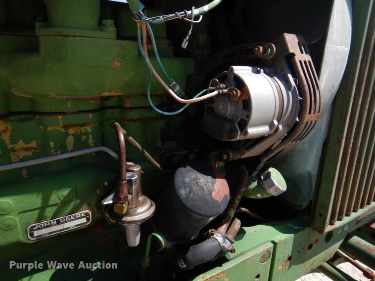 image for item DM7292 1982 John Deere 2940  tractor