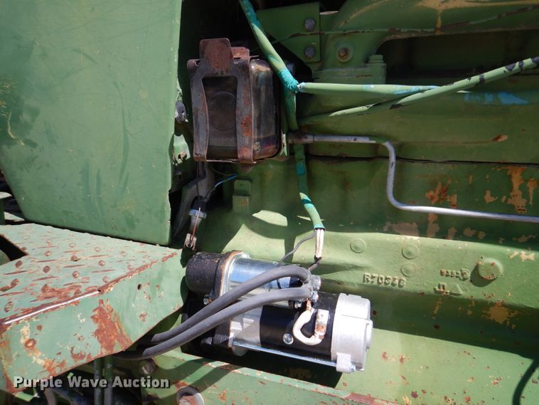 image for item DM7292 1982 John Deere 2940  tractor