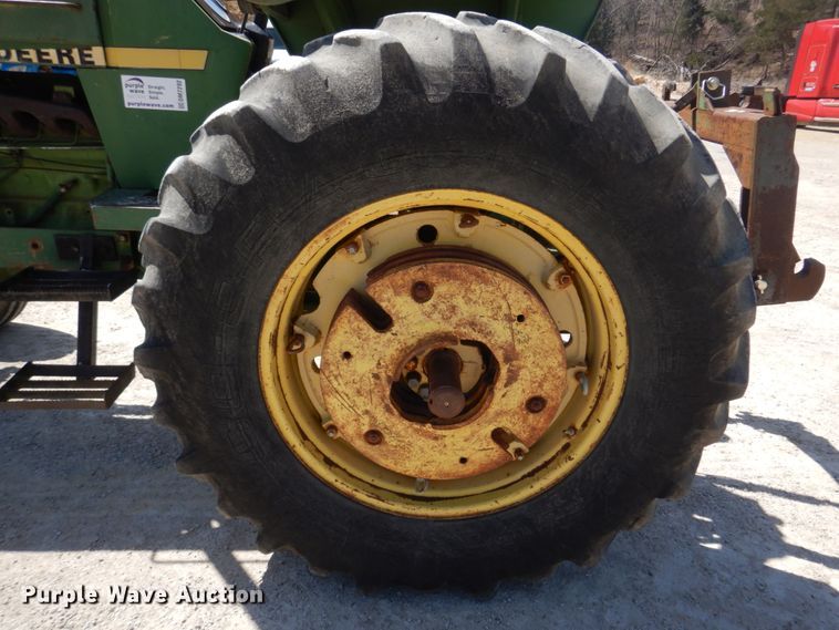 image for item DM7292 1982 John Deere 2940  tractor