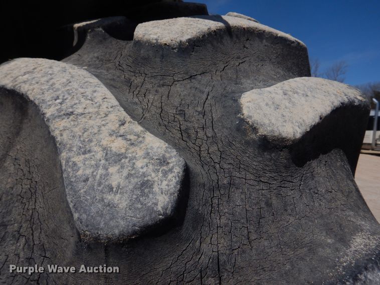 image for item DM7292 1982 John Deere 2940  tractor