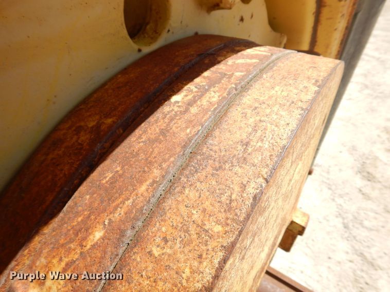 image for item DM7292 1982 John Deere 2940  tractor