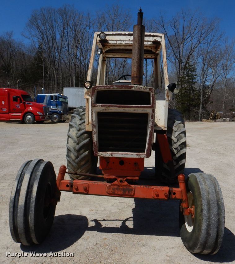 1977 Case 970 Agri King tractor in Versailles, MO Item DM7293 sold