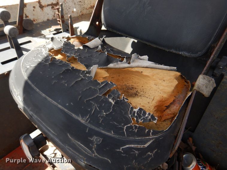 image for item DM7293 1977 Case 970 Agri King  tractor