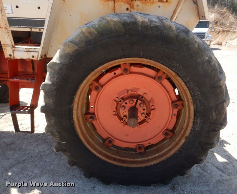 image for item DM7293 1977 Case 970 Agri King  tractor