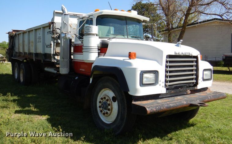 image for item DP3926 1999 Mack CH613  manure spreader truck
