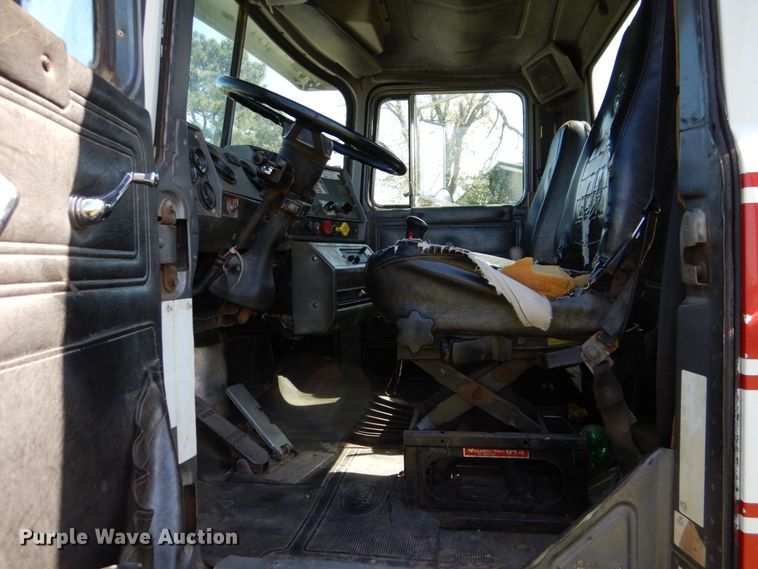 image for item DP3926 1999 Mack CH613  manure spreader truck