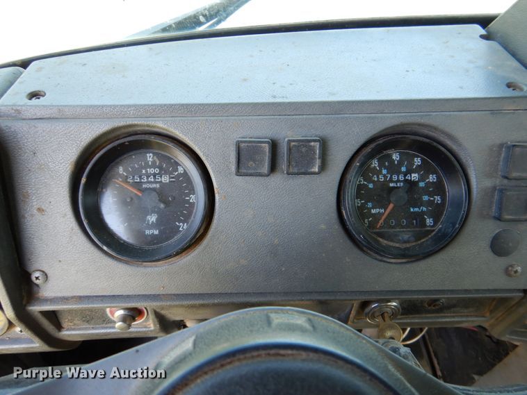 image for item DP3926 1999 Mack CH613  manure spreader truck