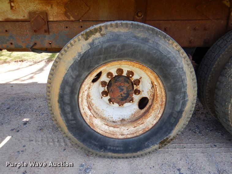 image for item DP3926 1999 Mack CH613  manure spreader truck