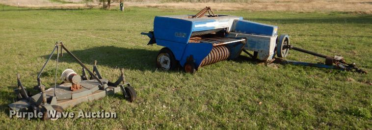 image for item DP3929 Ford 542  small square baler
