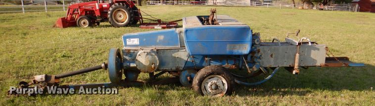image for item DP3929 Ford 542  small square baler