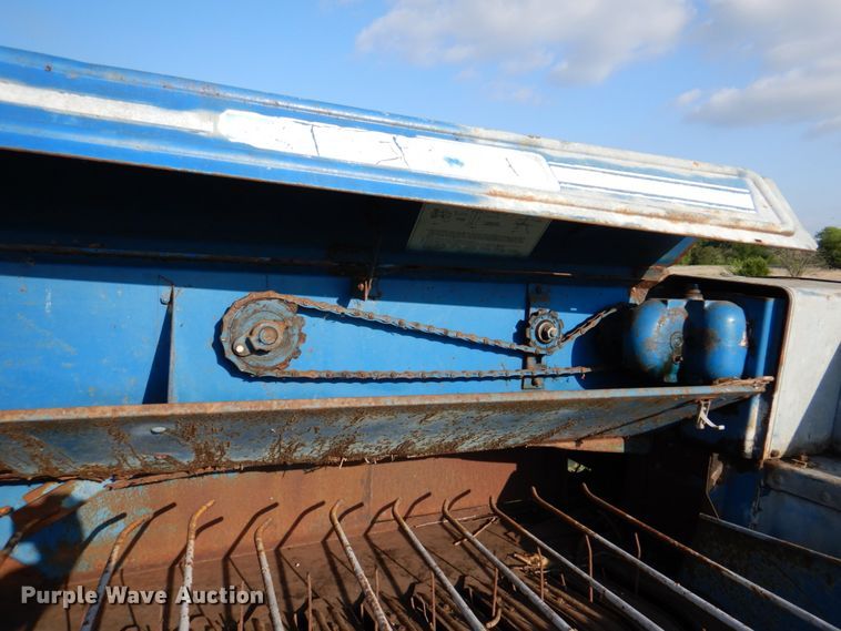 image for item DP3929 Ford 542  small square baler