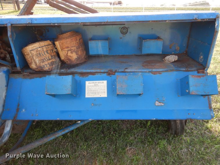 image for item DP3929 Ford 542  small square baler