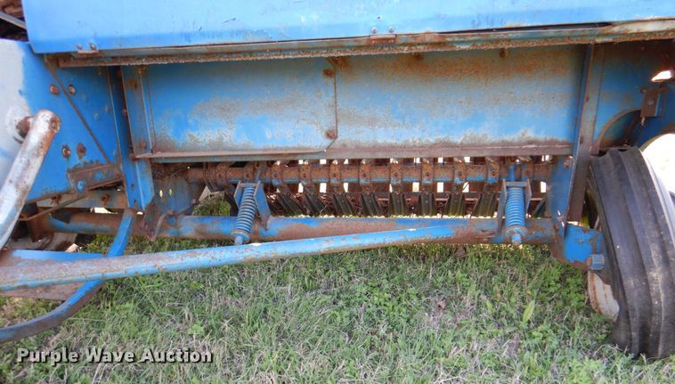 image for item DP3929 Ford 542  small square baler