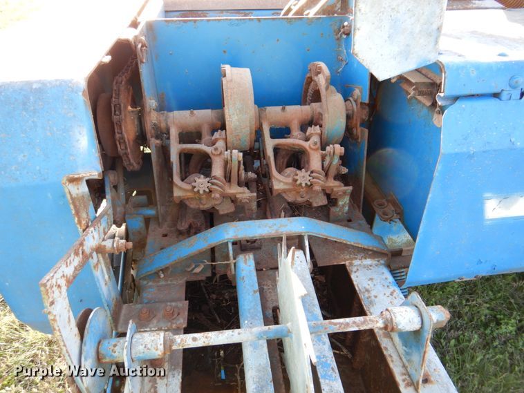 image for item DP3929 Ford 542  small square baler