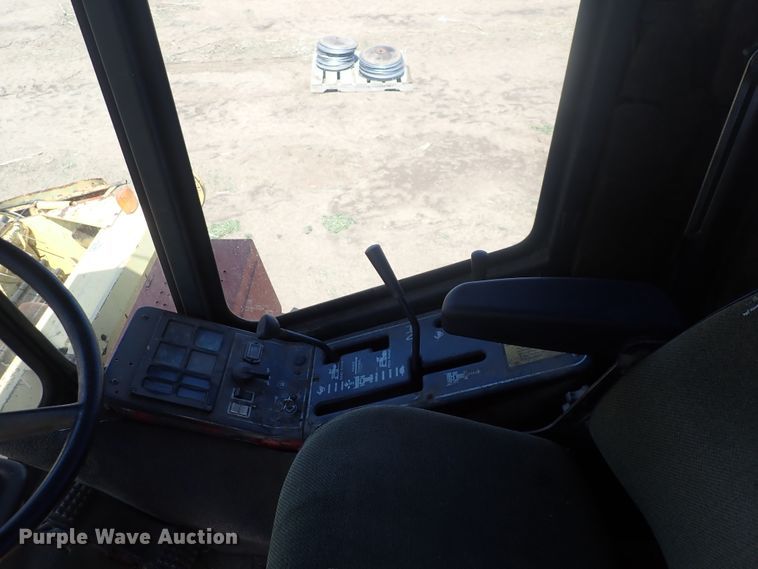 image for item DP4596 1990 New Holland 1118  windrower