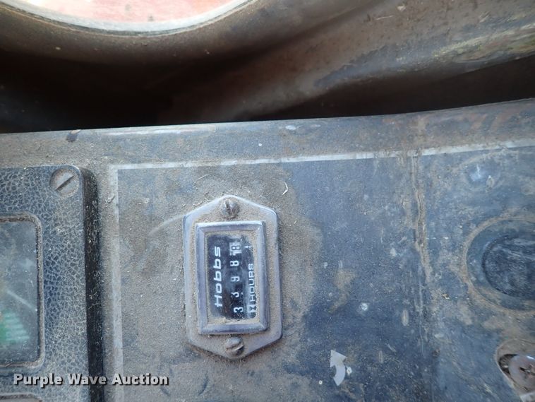 image for item DP4596 1990 New Holland 1118  windrower