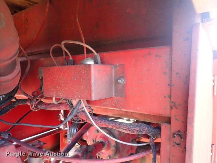 image for item DP4596 1990 New Holland 1118  windrower