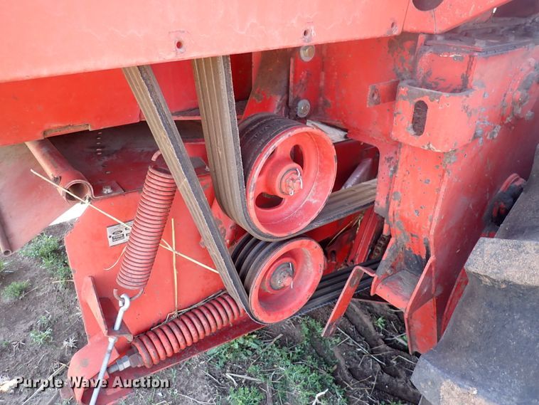 image for item DP4596 1990 New Holland 1118  windrower