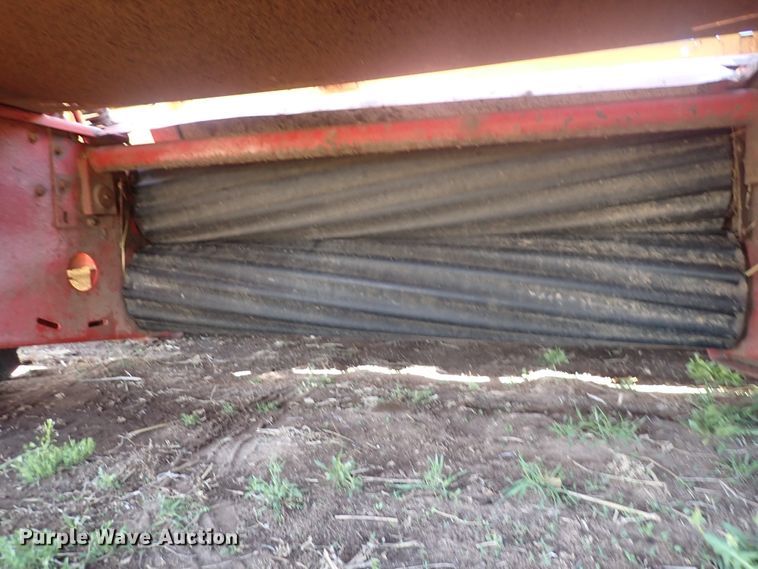 image for item DP4596 1990 New Holland 1118  windrower