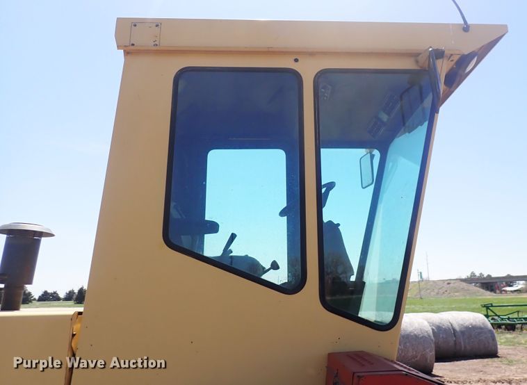 image for item DP4596 1990 New Holland 1118  windrower