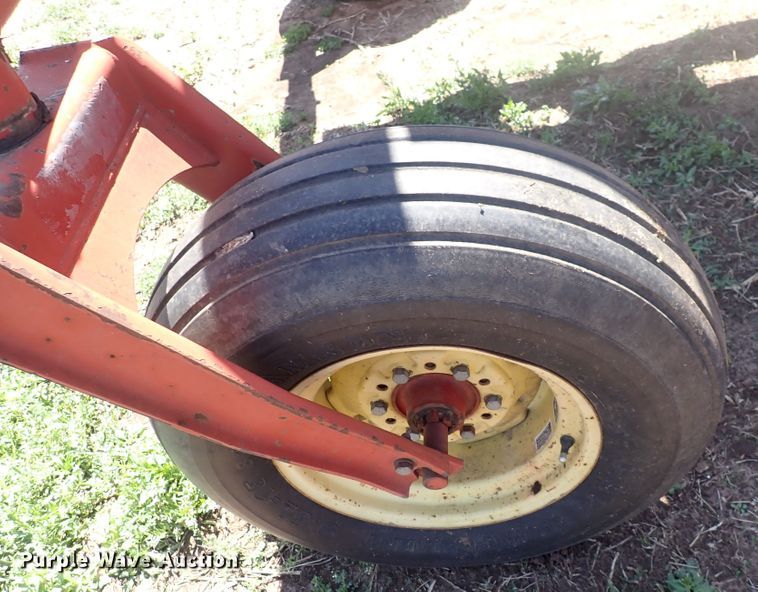 image for item DP4596 1990 New Holland 1118  windrower