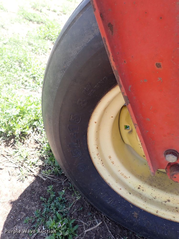 image for item DP4596 1990 New Holland 1118  windrower