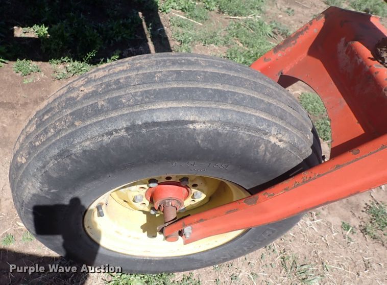 image for item DP4596 1990 New Holland 1118  windrower