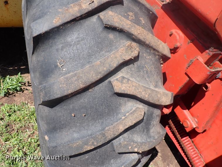 image for item DP4596 1990 New Holland 1118  windrower