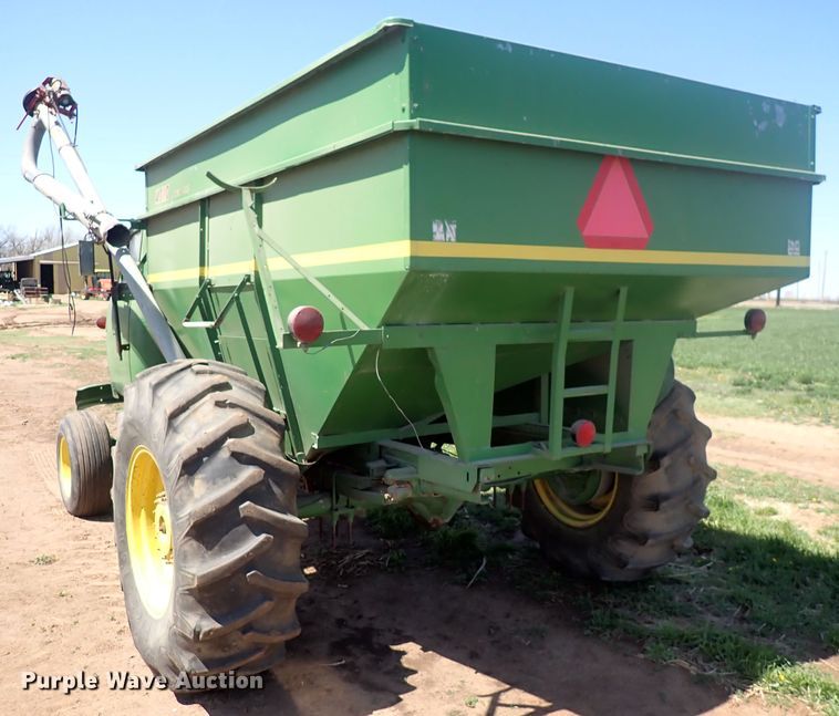 image for item DP4601 Chevrolet Loadmaster  grain cart