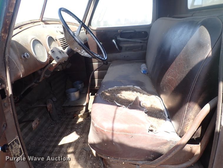 image for item DP4601 Chevrolet Loadmaster  grain cart