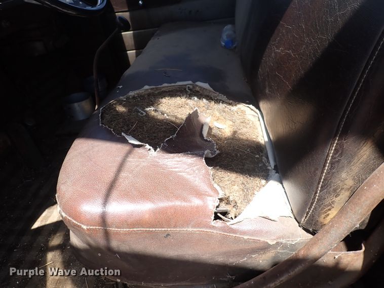 image for item DP4601 Chevrolet Loadmaster  grain cart