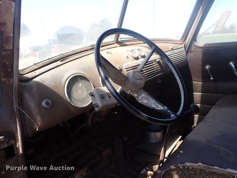 image for item DP4601 Chevrolet Loadmaster  grain cart