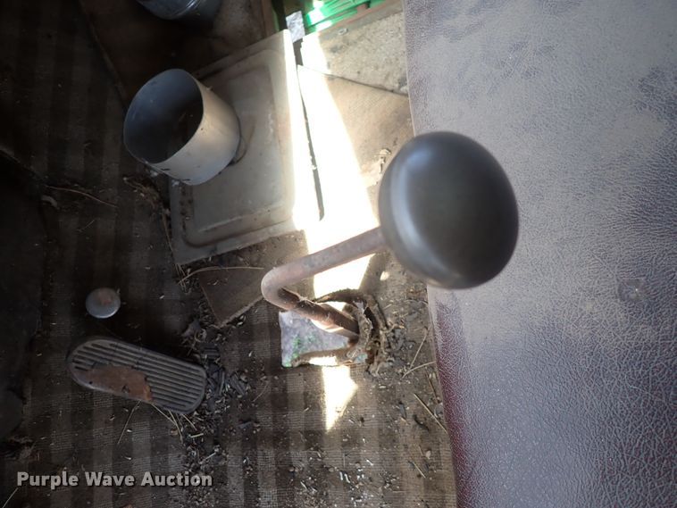 image for item DP4601 Chevrolet Loadmaster  grain cart