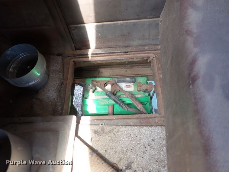 image for item DP4601 Chevrolet Loadmaster  grain cart