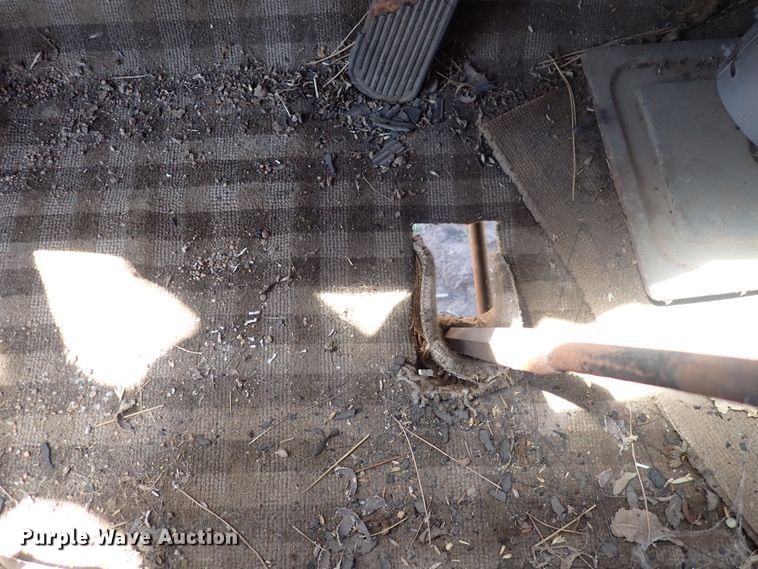 image for item DP4601 Chevrolet Loadmaster  grain cart