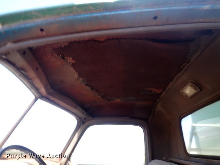 image for item DP4601 Chevrolet Loadmaster  grain cart