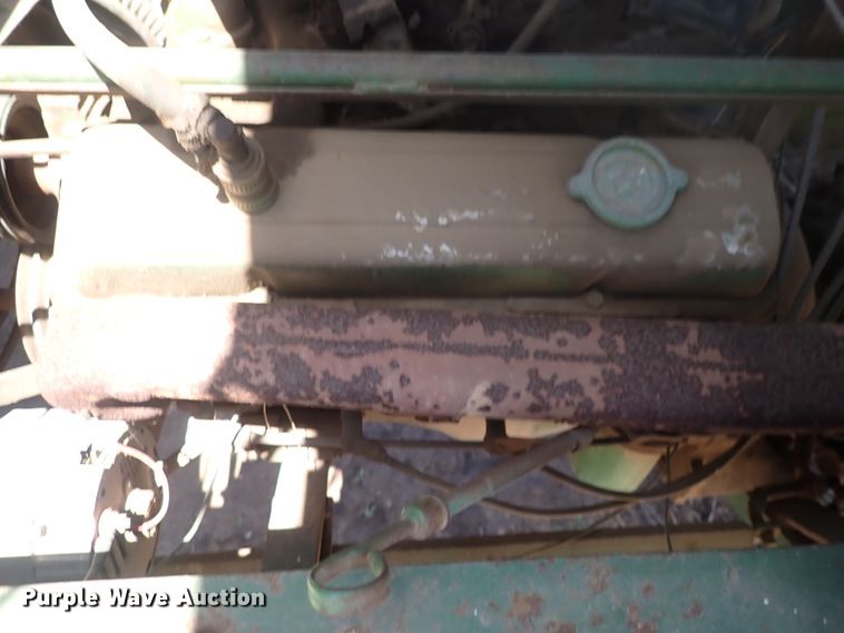 image for item DP4601 Chevrolet Loadmaster  grain cart