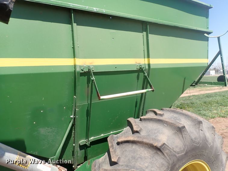 image for item DP4601 Chevrolet Loadmaster  grain cart